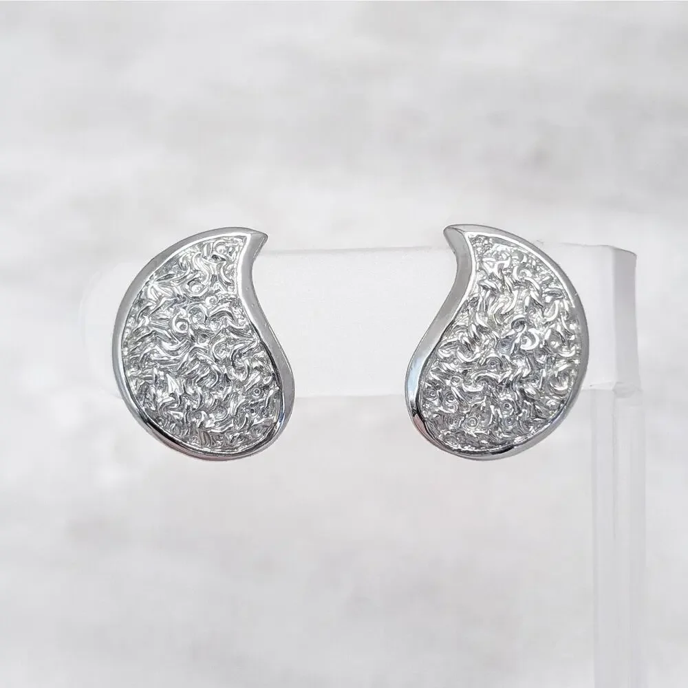 Vintage Clip On Earrings Silver Tone Textured Curved Teardrop Shape 1